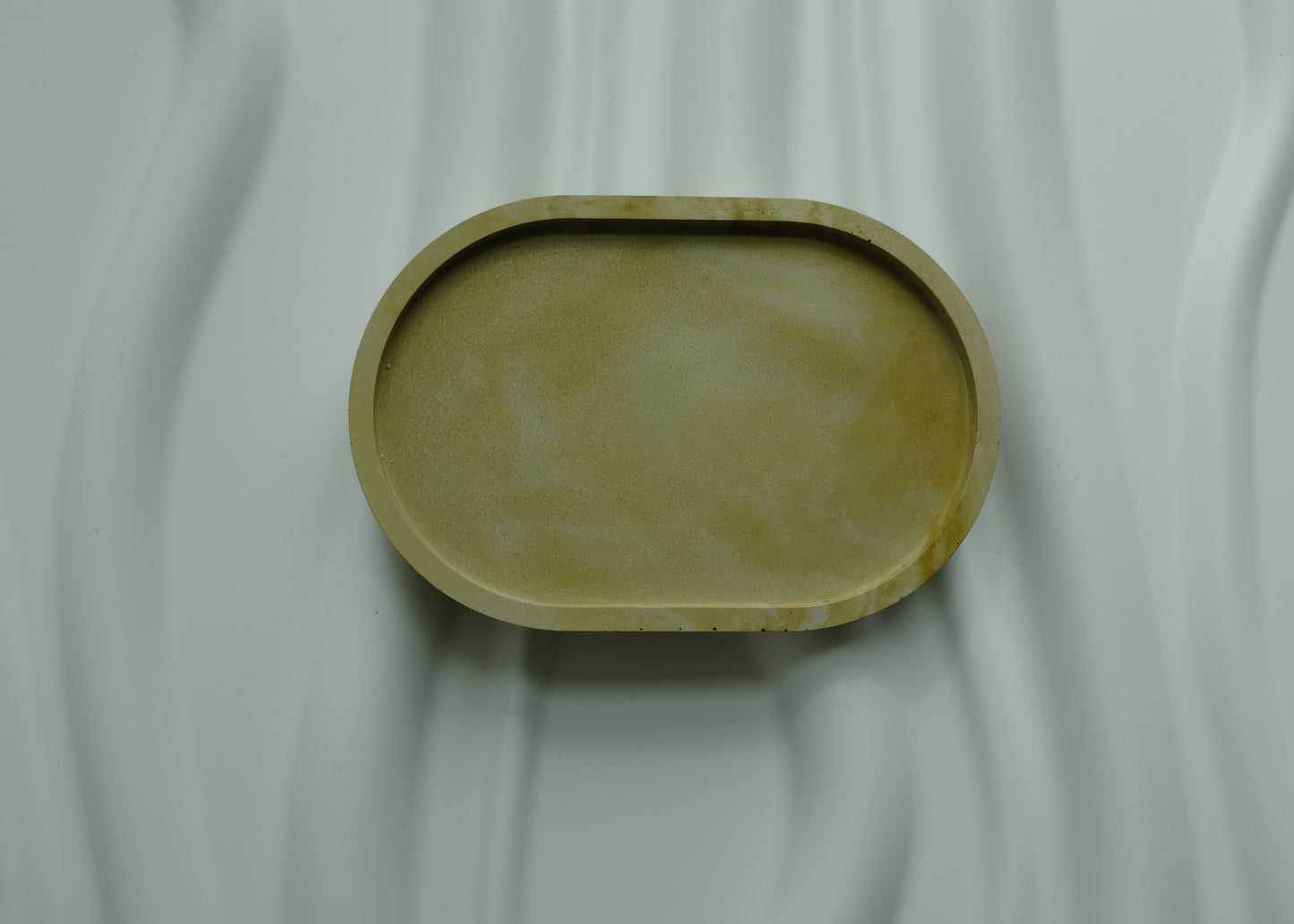 Oval tray