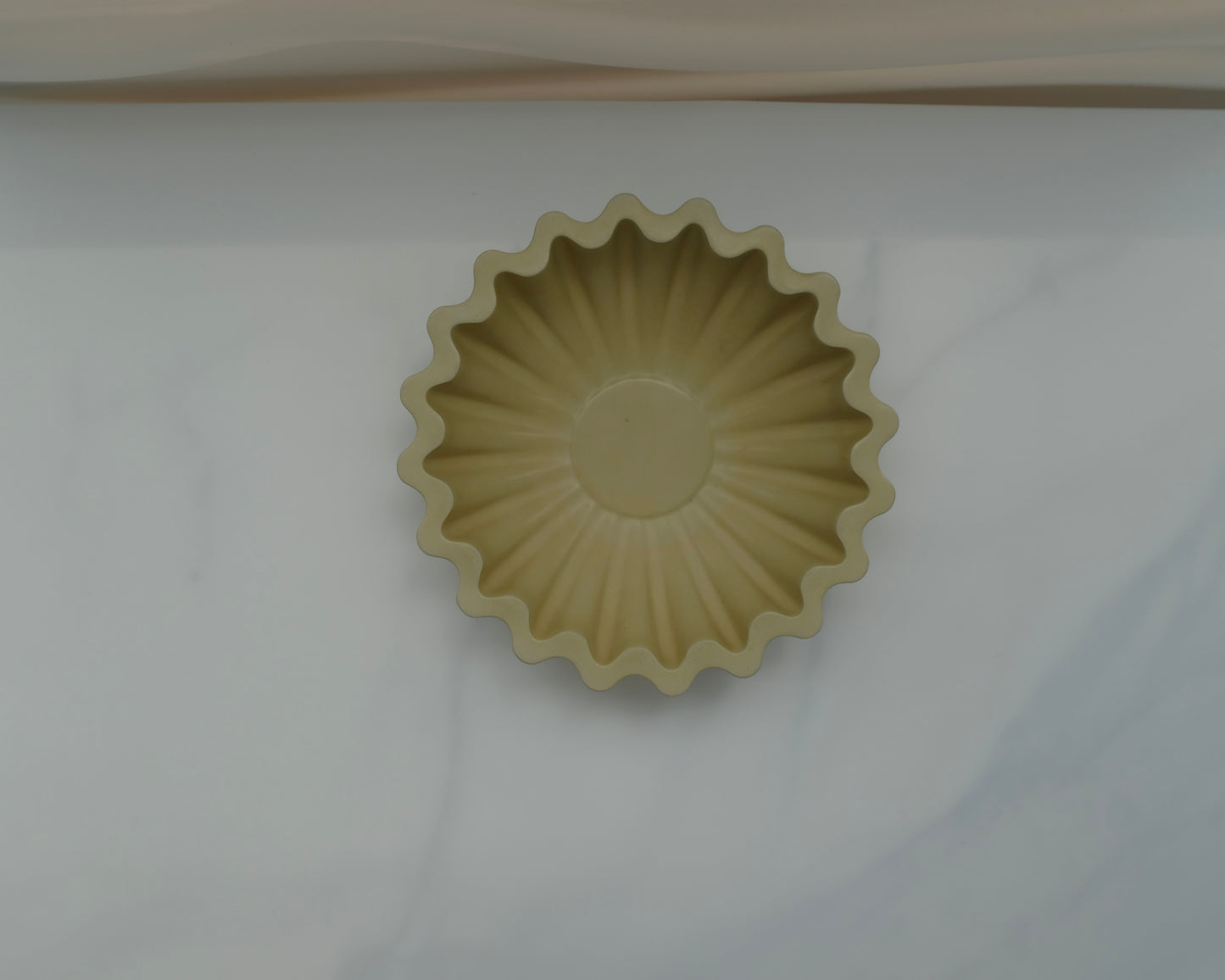 Ruffle bowl