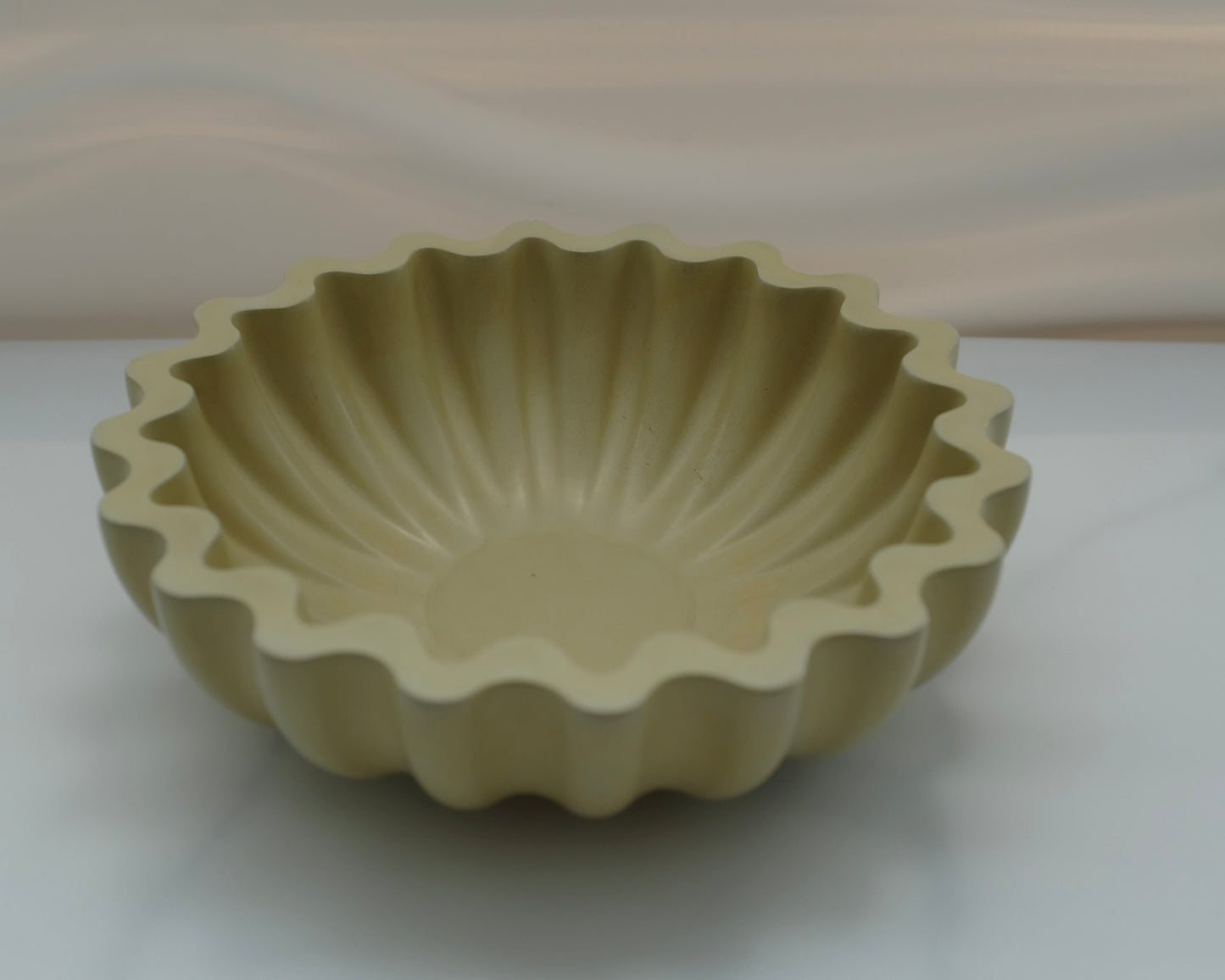Ruffle bowl