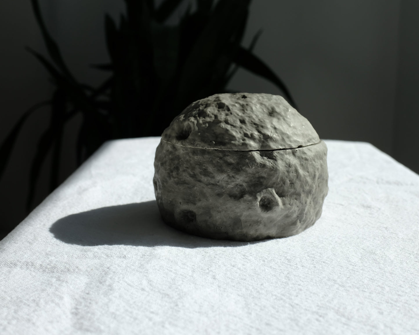 Moon jar