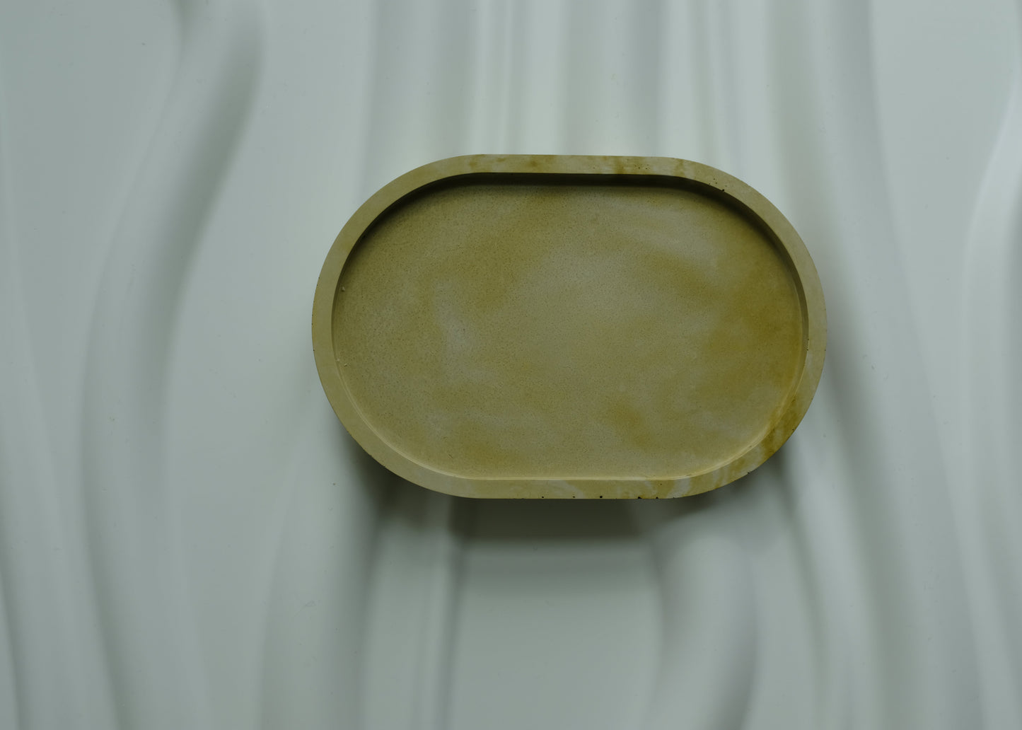 Oval tray