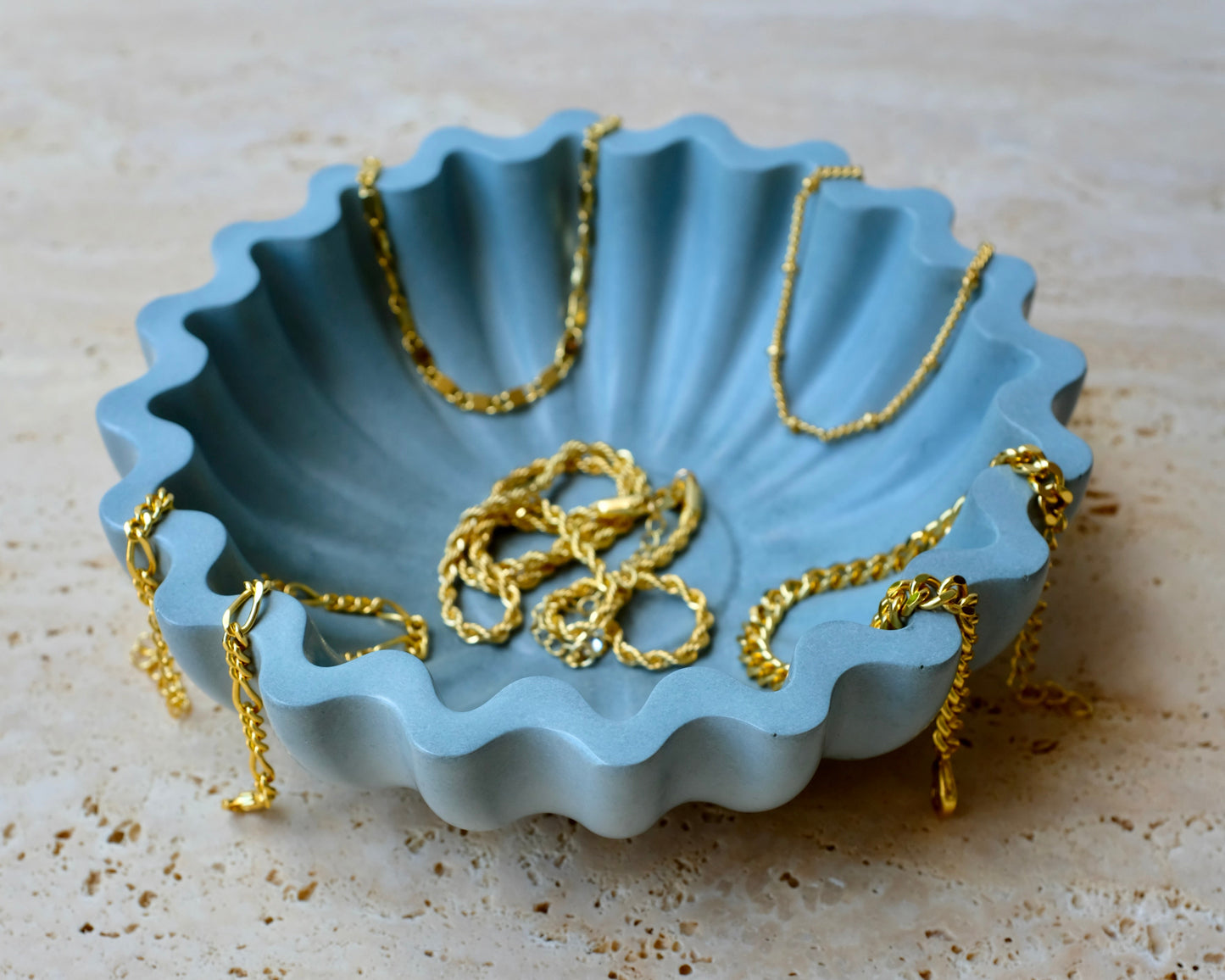 Ruffle bowl