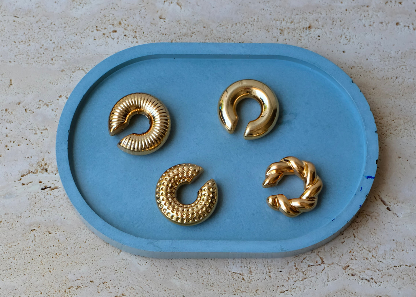 Oval tray