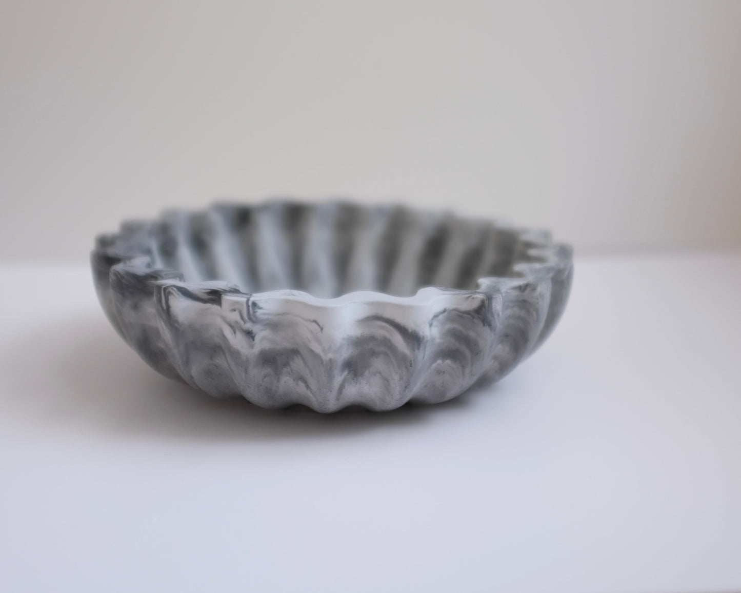 Ruffle Bowl Resin
