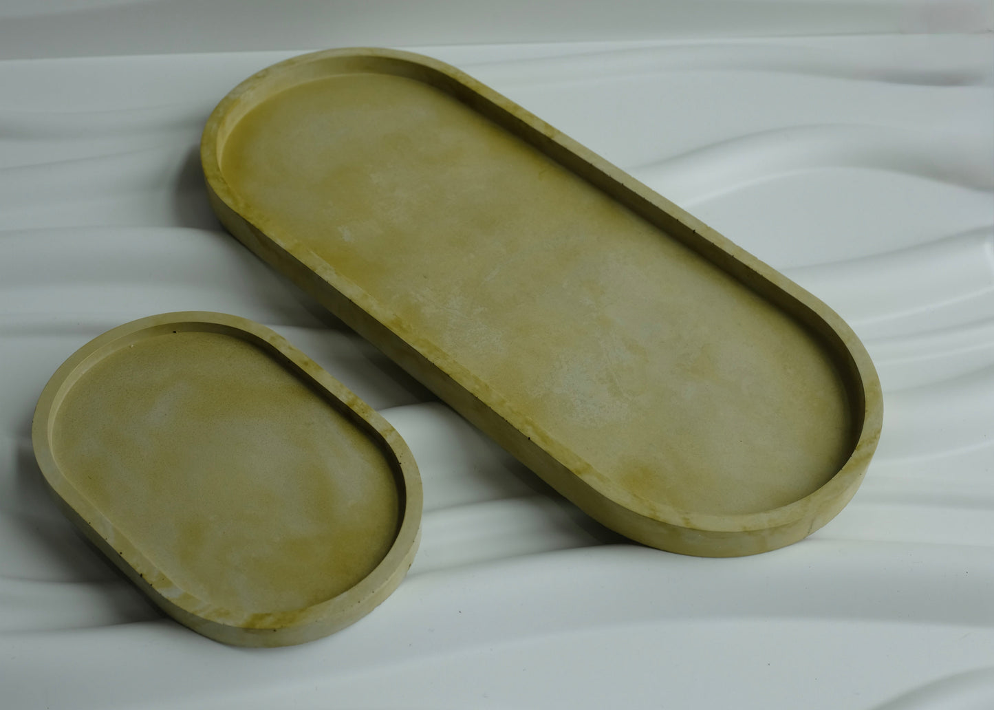 Oval tray