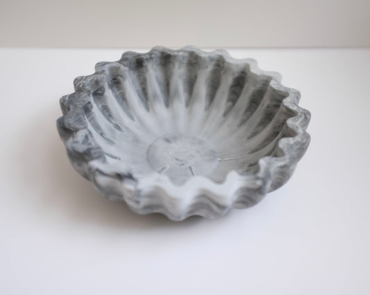 Ruffle Bowl Resin