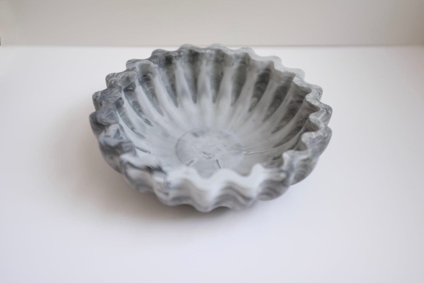 Ruffle Bowl Resin